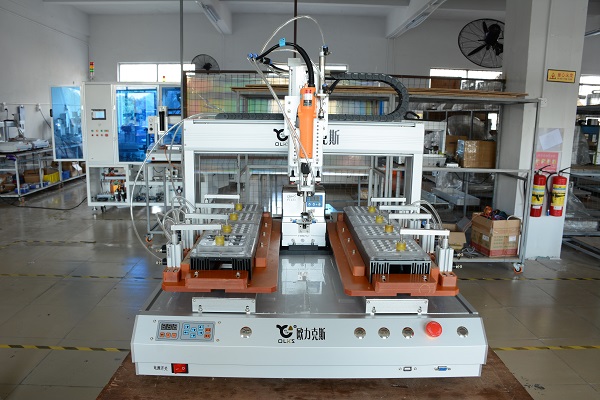 自動鎖螺絲機 自動鎖螺絲機