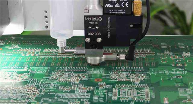 噴射式底部填充點(diǎn)膠機(jī) 噴射式底部填充點(diǎn)膠機(jī)